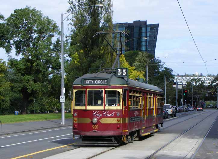 Yarra Trams W class Melbourne City Circle 981